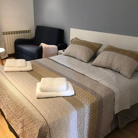 Hostal Casiano Camarasa Bagian luar foto