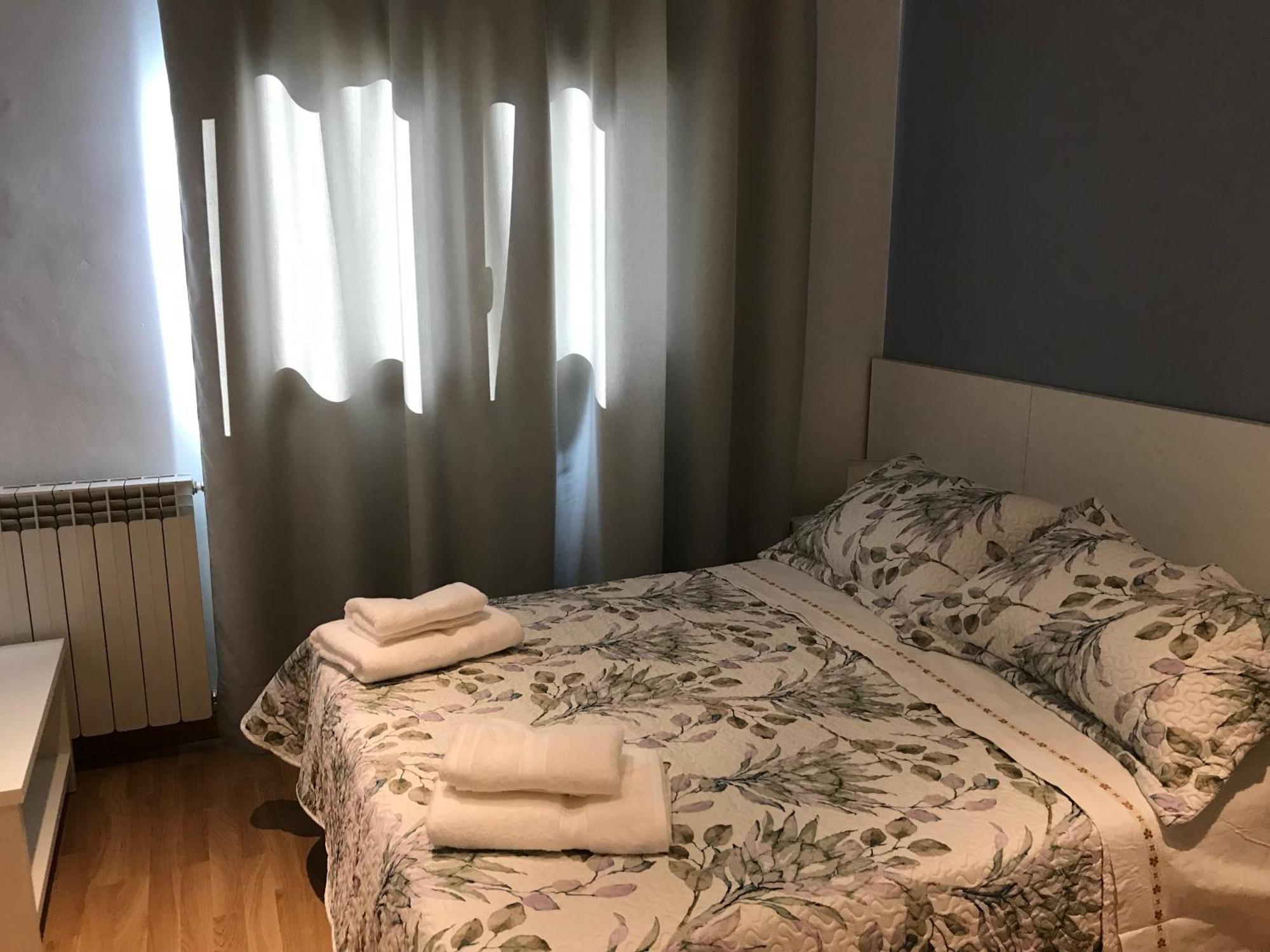 Hostal Casiano Camarasa Bagian luar foto