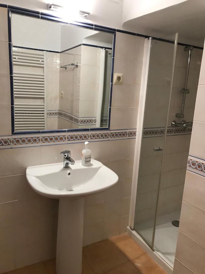 Hostal Casiano Camarasa Bagian luar foto