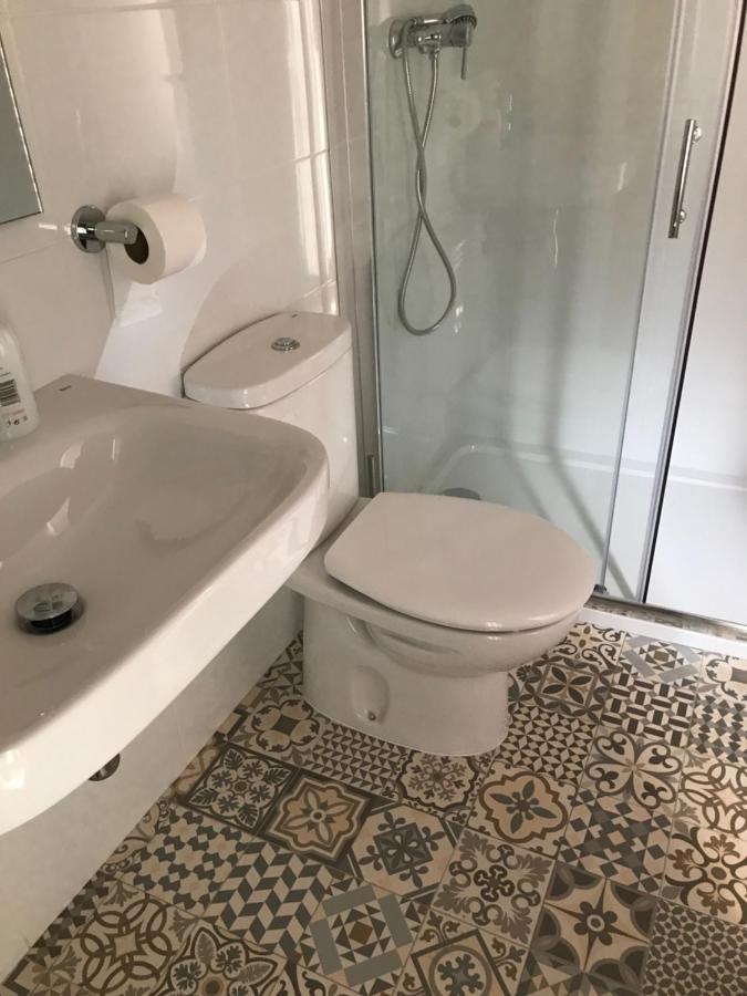 Hostal Casiano Camarasa Bagian luar foto