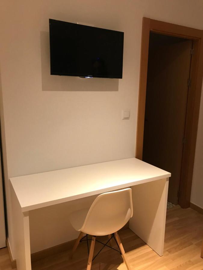 Hostal Casiano Camarasa Bagian luar foto
