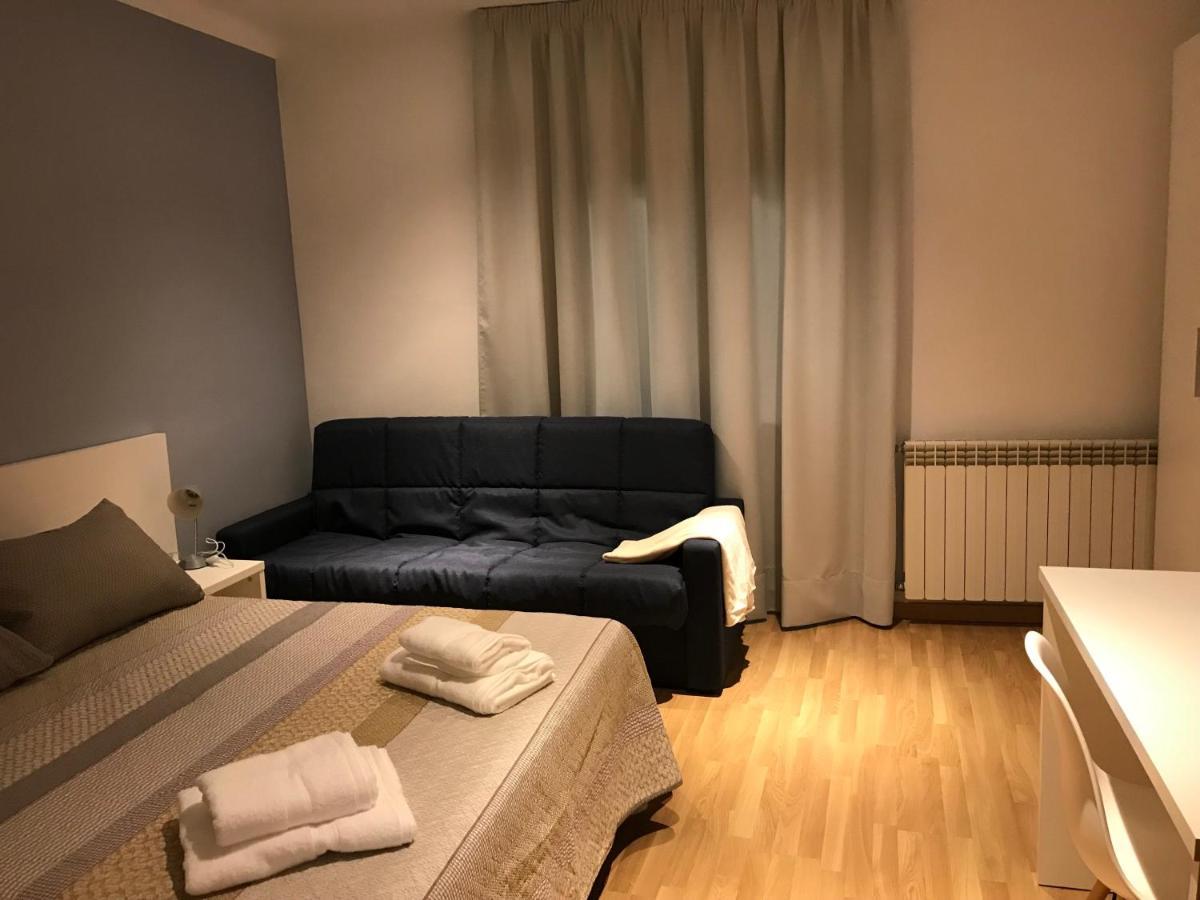 Hostal Casiano Camarasa Bagian luar foto