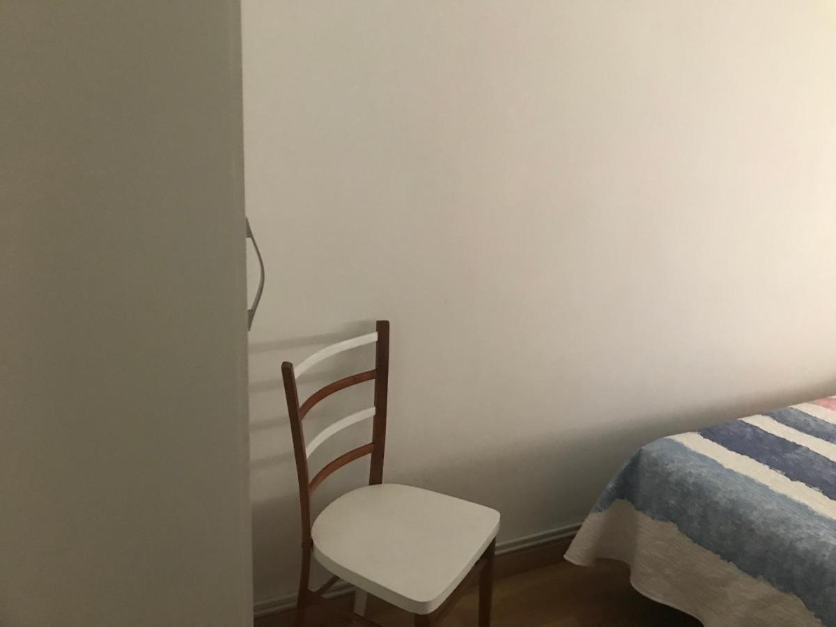 Hostal Casiano Camarasa Bagian luar foto