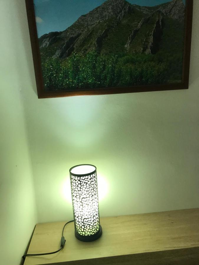 Hostal Casiano Camarasa Bagian luar foto