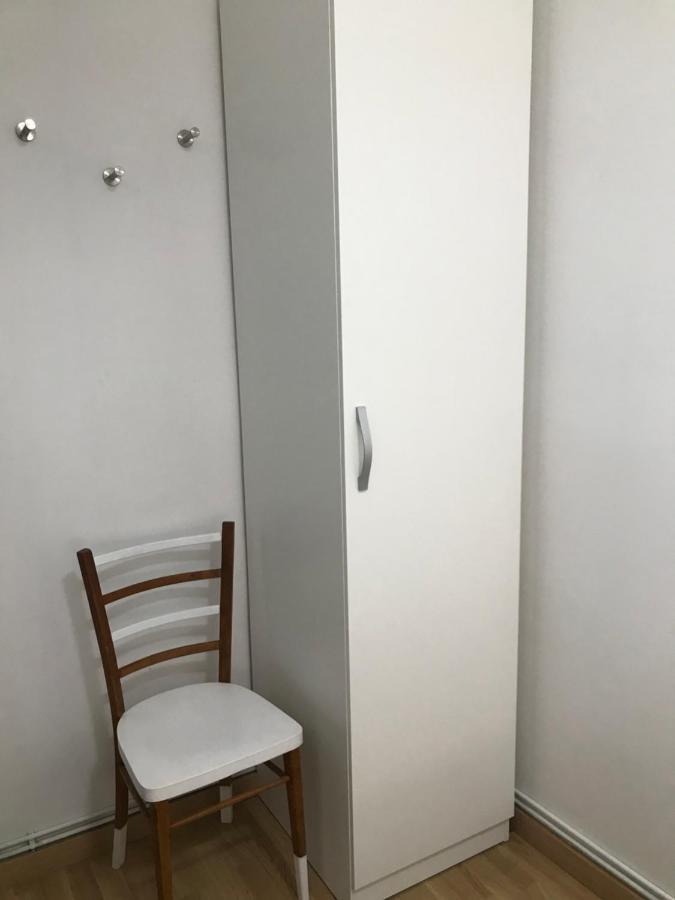 Hostal Casiano Camarasa Bagian luar foto