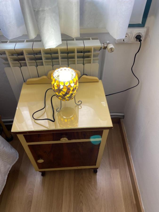 Hostal Casiano Camarasa Bagian luar foto